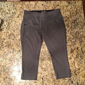 Under Armour L Grey Heat Gear Fitted Crop